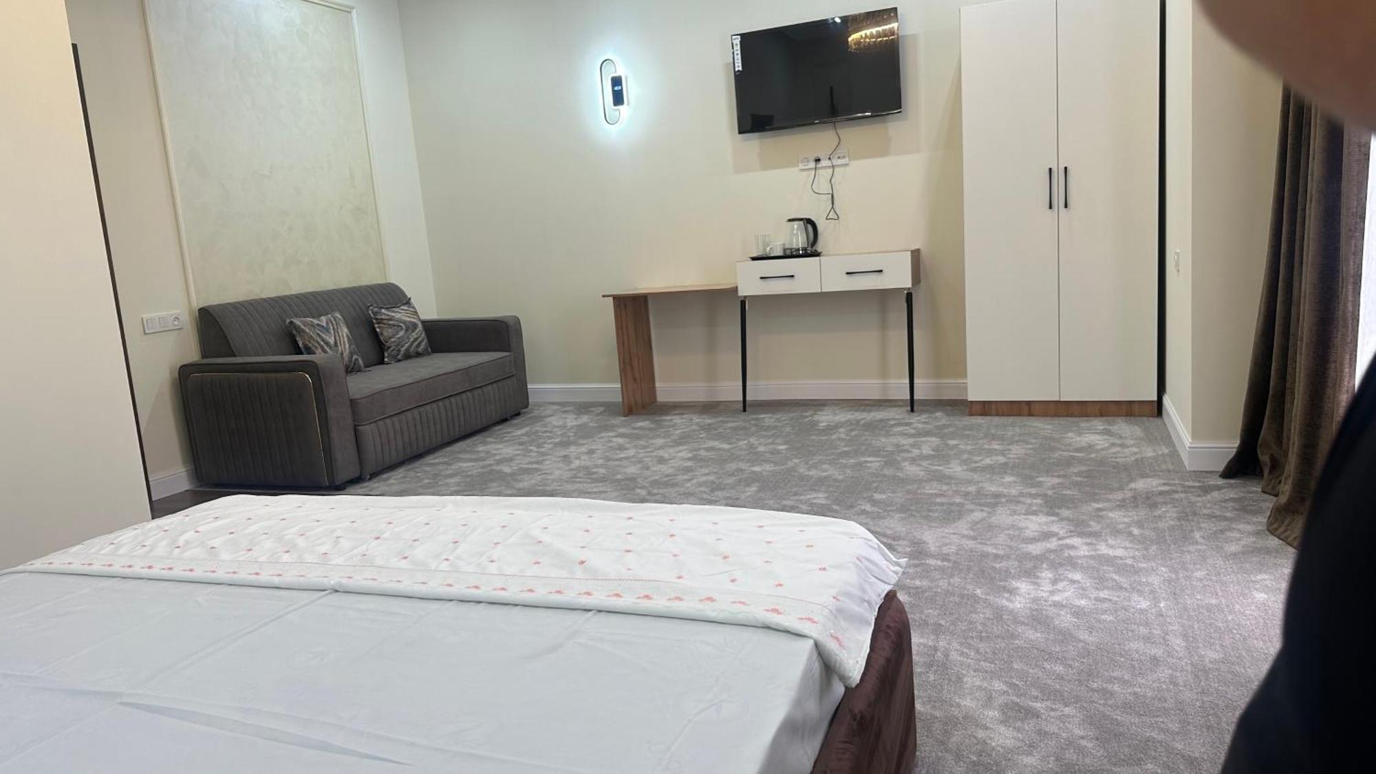 Nazar Hotel & Hostel Turkistan Bagian luar foto